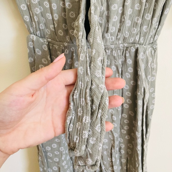 Women’s Abercrombie & Fitch Olive Green Floral Mini Dress - Picture 7 of 8